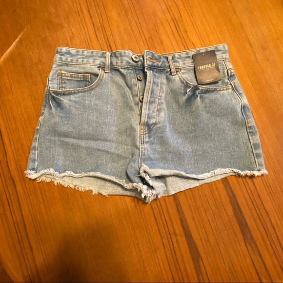 NWT Forever 21 Denim Shorts - Picture 1 of 3